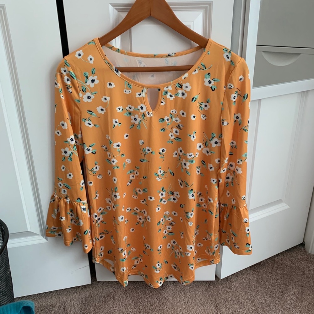 NWOT Mustard floral blouse